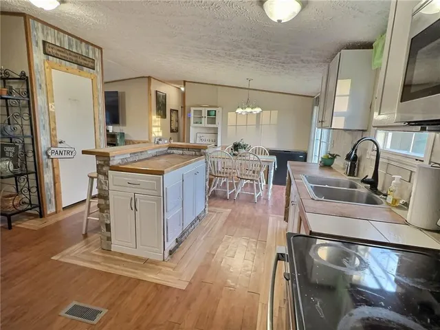 $299,000 | 8565 South 1301 Road, El Dorado Springs, MO 64744