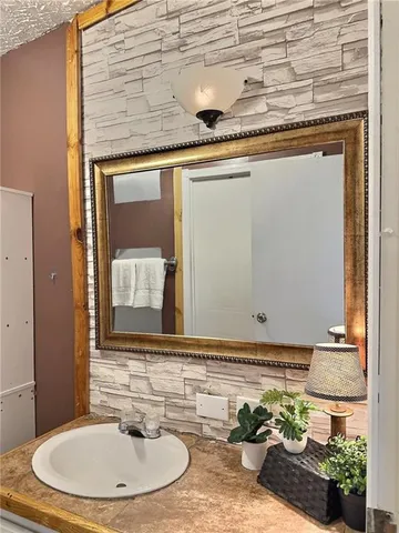 $299,000 | 8565 South 1301 Road, El Dorado Springs, MO 64744