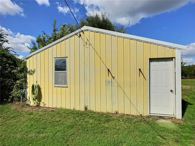 $299,000 | 8565 South 1301 Road, El Dorado Springs, MO 64744