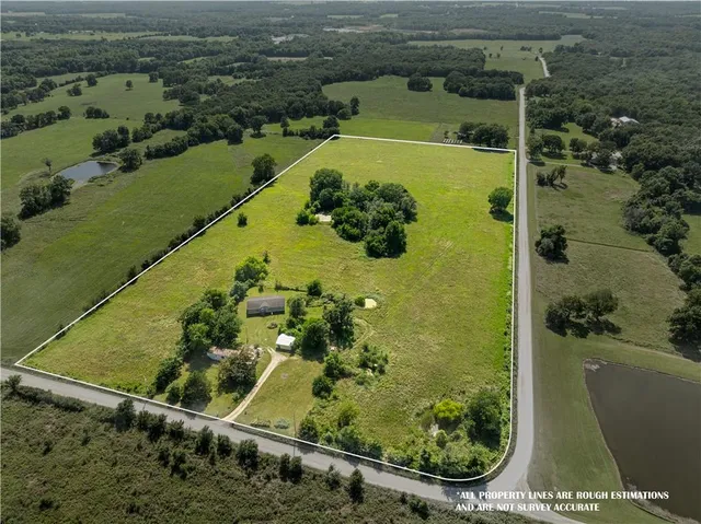 $299,000 | 8565 South 1301 Road, El Dorado Springs, MO 64744