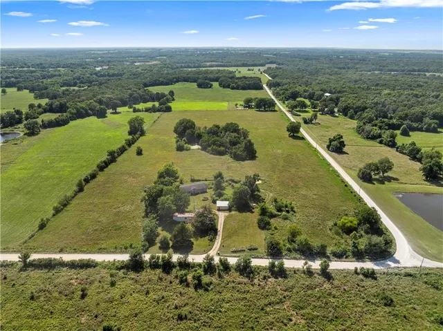 $299,000 | 8565 South 1301 Road, El Dorado Springs, MO 64744