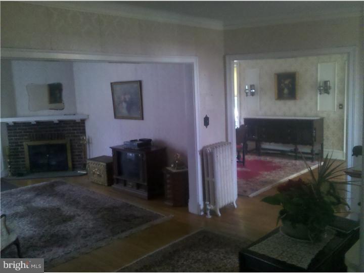 329 Bickley Road Wyncote, PA 19095 - Photo 11 of 20 Living Room