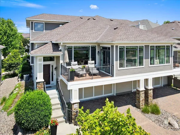$900,000 | 70 Lake Riley Trail, Chanhassen, MN 55317