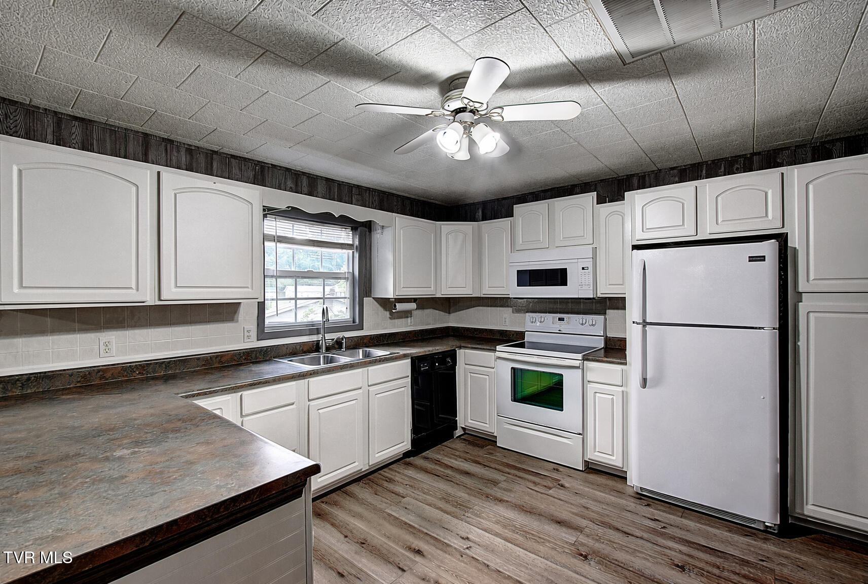 119 Evergreen Road Jonesborough, TN 37659 - Photo 15 of 45 DSC_0082And8more