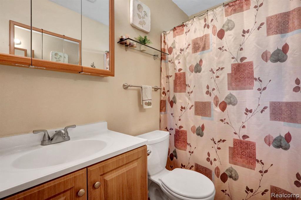 6245 Coldwater Road Flushing, MI 48433 - Photo 16 of 31