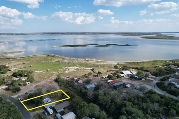 $120,000 | 274 South Vista Drive, Sandia, TX 78383