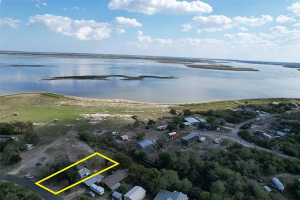 $120,000 | 274 South Vista Drive, Sandia, TX 78383