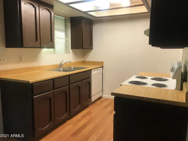 $1,000 | 3131 West Cochise Drive, Unit 222, Phoenix, AZ 85051