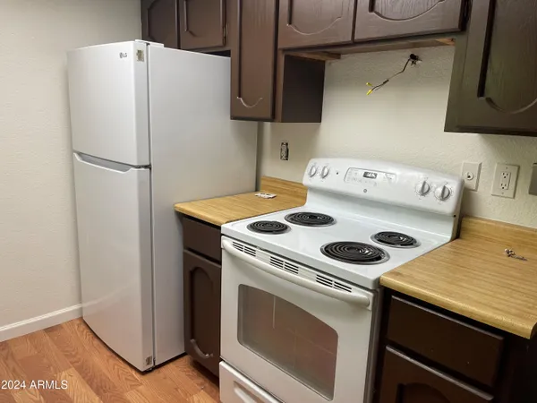 $1,000 | 3131 West Cochise Drive, Unit 222, Phoenix, AZ 85051