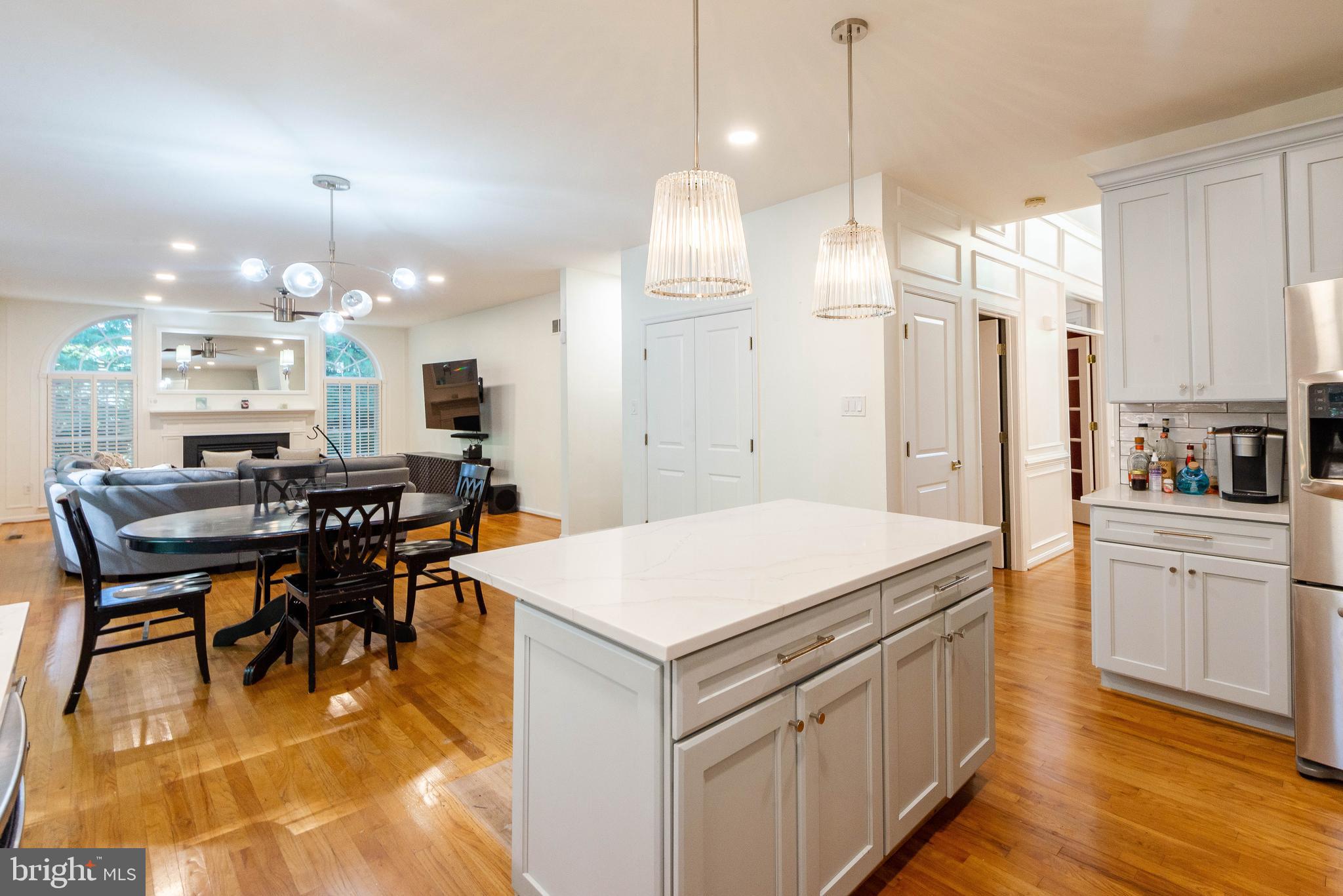 7 Durkee Farm Road Reisterstown, MD 21136 - Photo 12 of 67 Large island