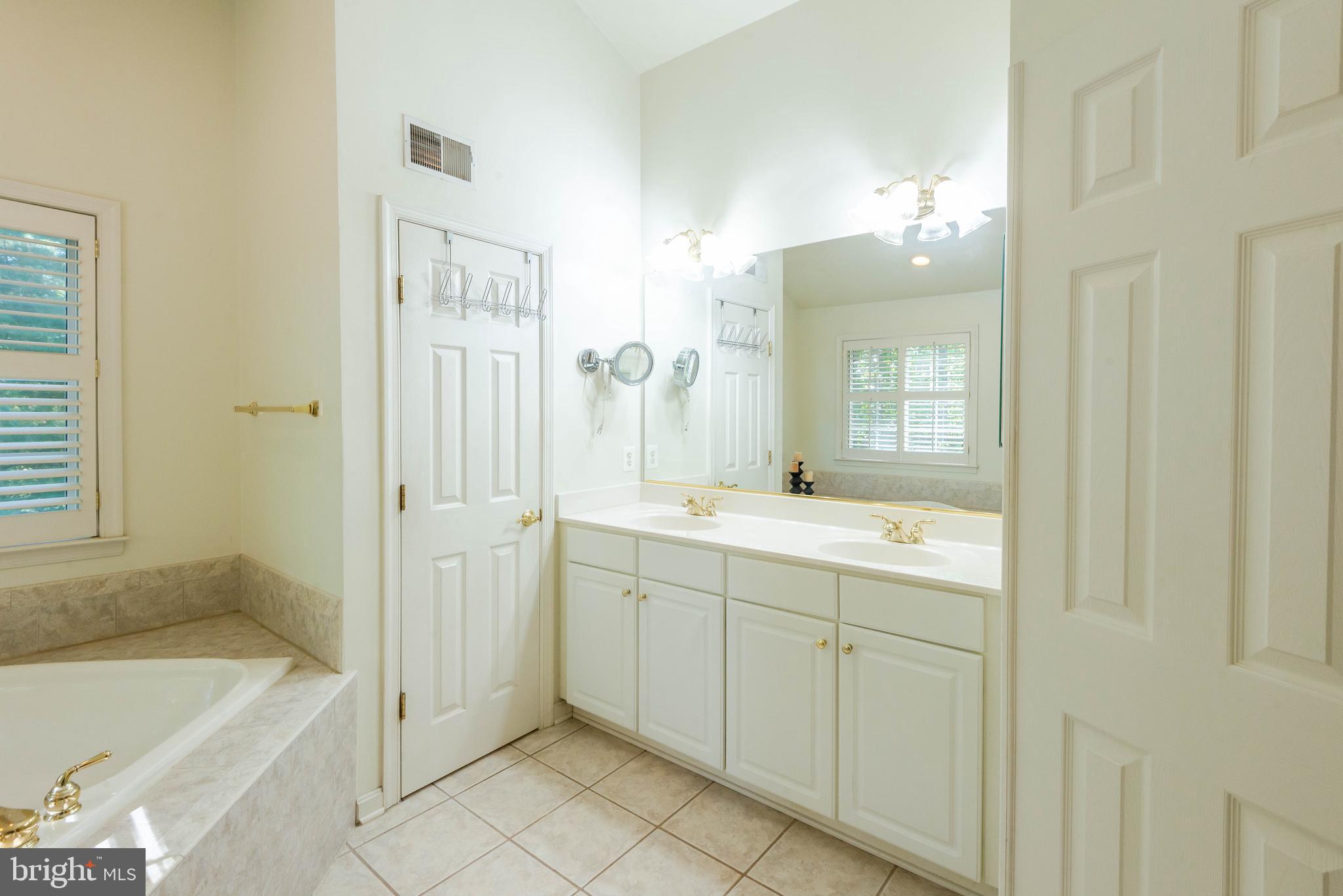 7 Durkee Farm Road Reisterstown, MD 21136 - Photo 33 of 67 Double sinks