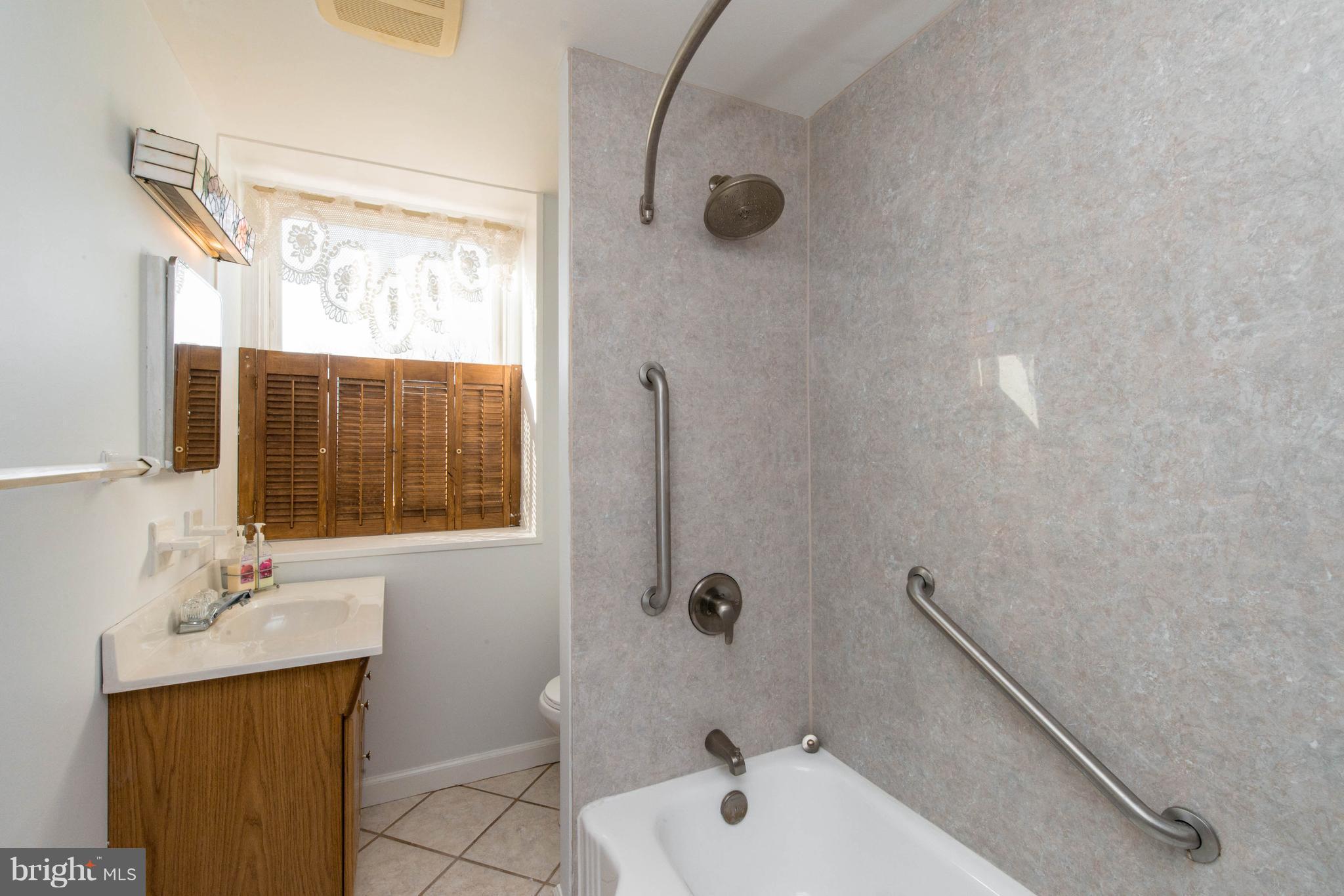 1619 Wycliffe Road Baltimore, MD 21234 - Photo 16 of 21 Bath