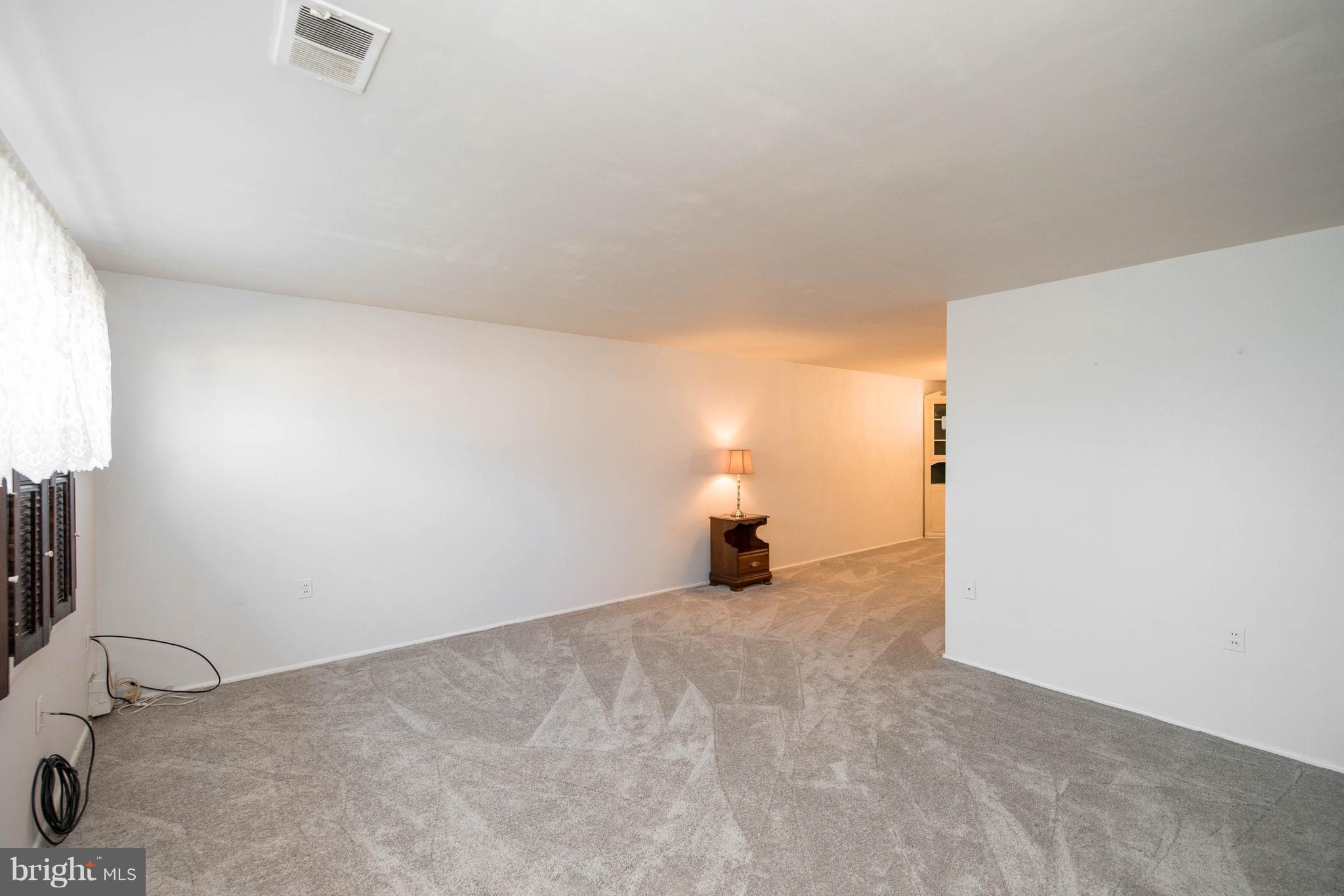 1619 Wycliffe Road Baltimore, MD 21234 - Photo 4 of 21 Living Room