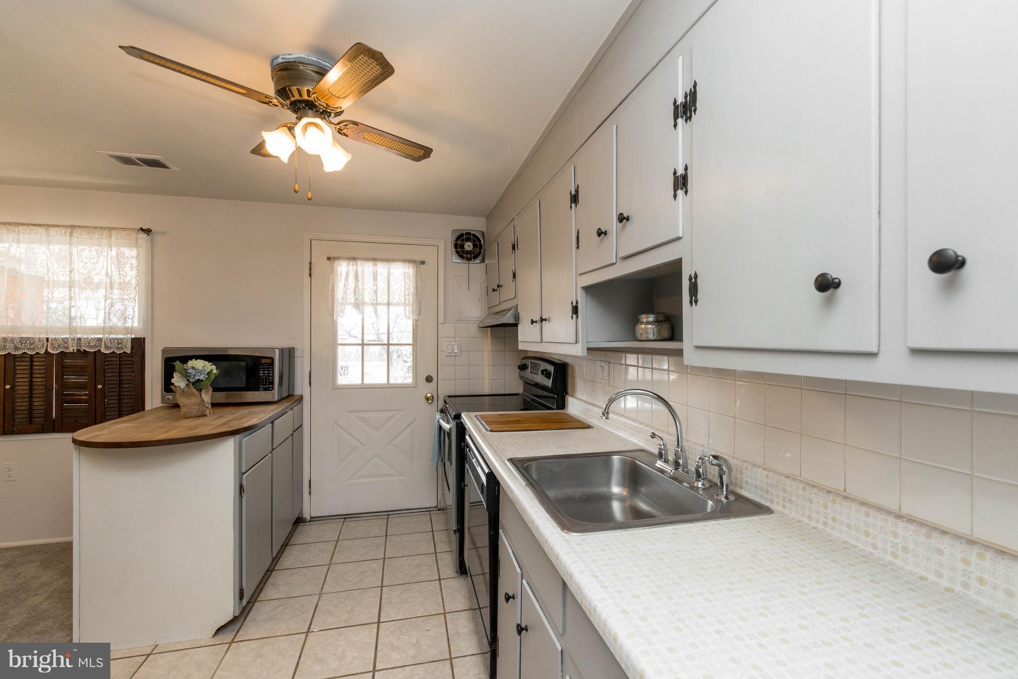 1619 Wycliffe Road Baltimore, MD 21234 - Photo 8 of 21 Kitchen
