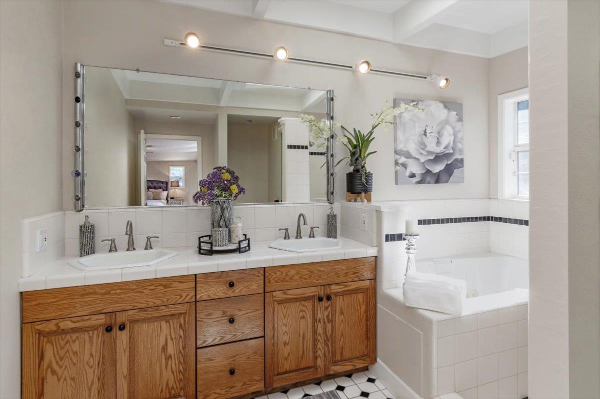 1445 Day Valley Road Aptos, CA 95003 - Photo 11 of 41 Gallery Image 11