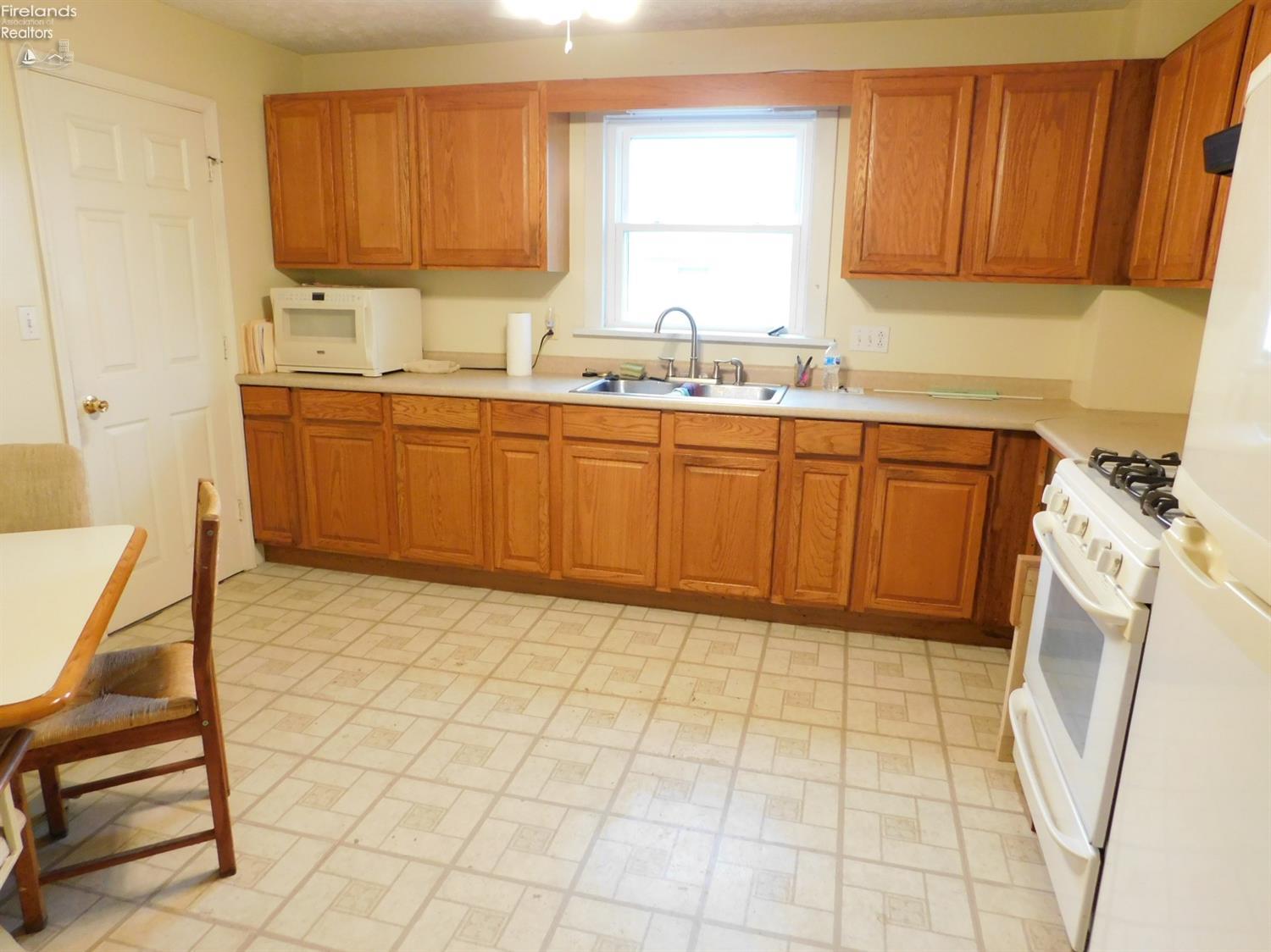 37 Spring Street Norwalk, OH 44857 - Photo 2 of 21 Gallery Image 2