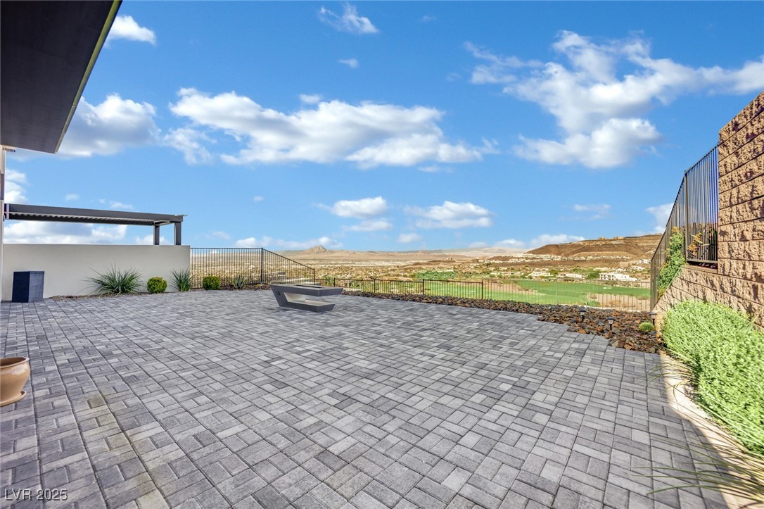 658 Falcon Summit Court Henderson, NV 89012 - Photo 51 of 99 View of patio