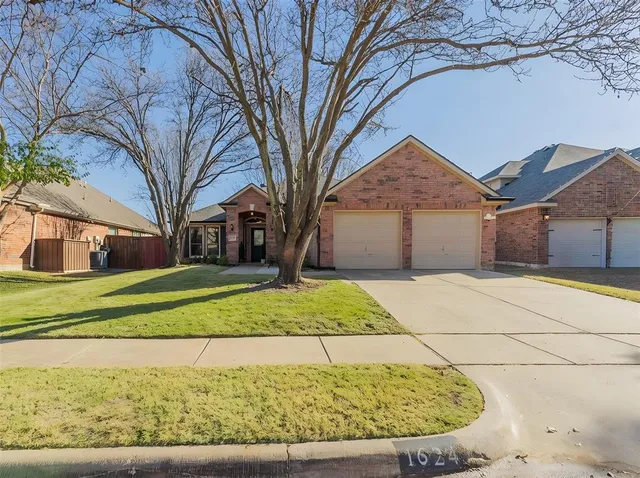 $389,000 | 1624 Knoll Ridge Circle, Corinth, TX 76210