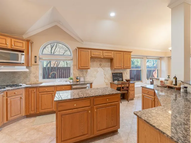 $389,000 | 1624 Knoll Ridge Circle, Corinth, TX 76210