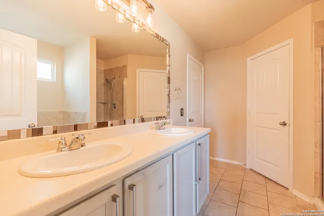 $1,900 | 1744 Emerald Edge, San Antonio, TX 78245