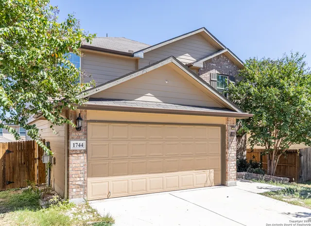 $1,900 | 1744 Emerald Edge, San Antonio, TX 78245