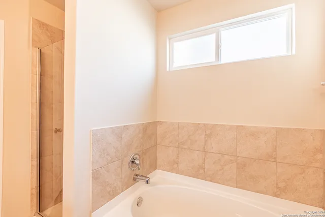 $1,900 | 1744 Emerald Edge, San Antonio, TX 78245