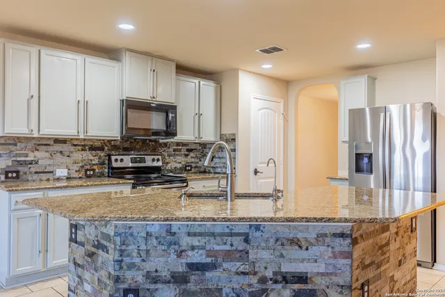 $1,900 | 1744 Emerald Edge, San Antonio, TX 78245