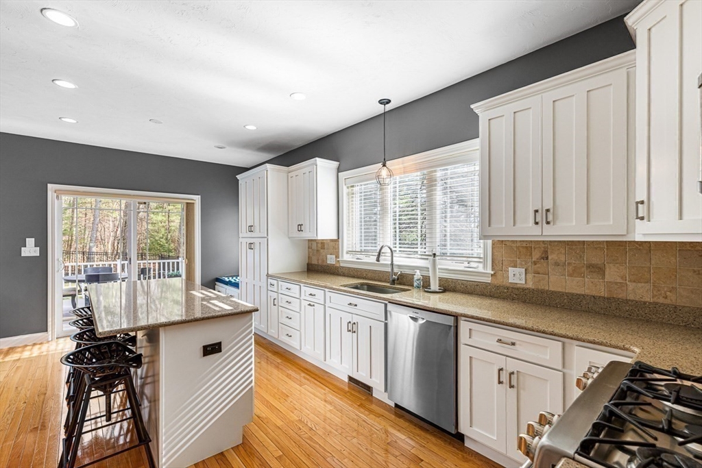 53 Ridge Road Wrentham, MA 02093 - Photo 4 of 36