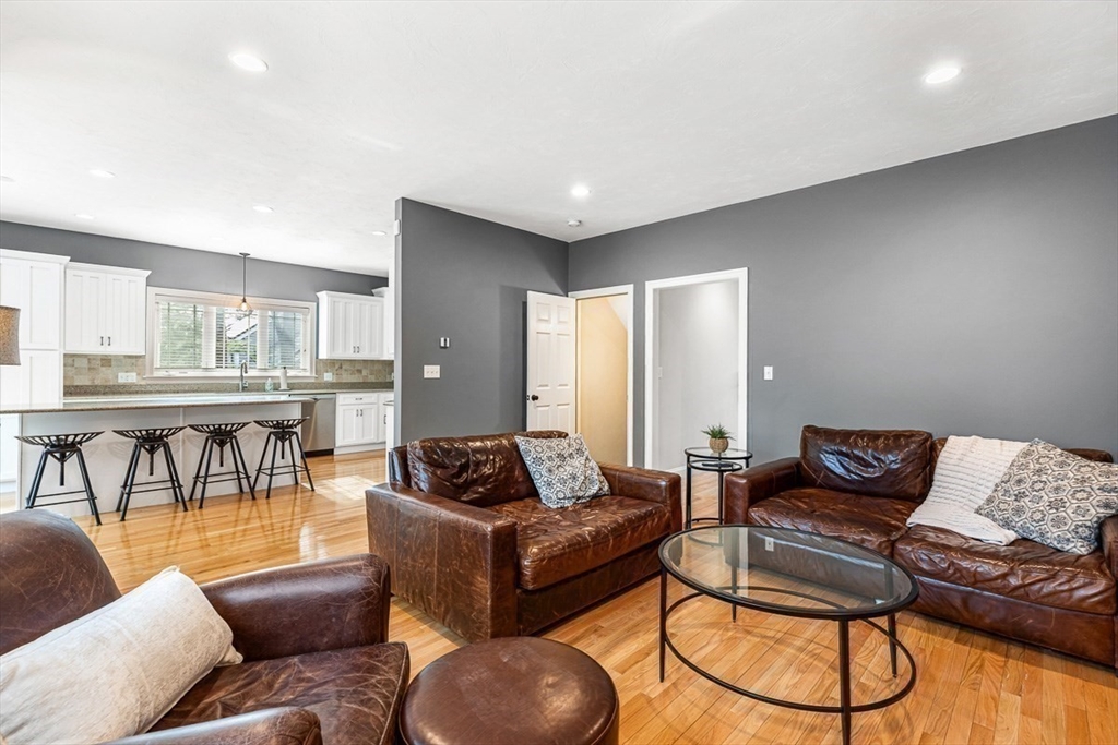 53 Ridge Road Wrentham, MA 02093 - Photo 5 of 36