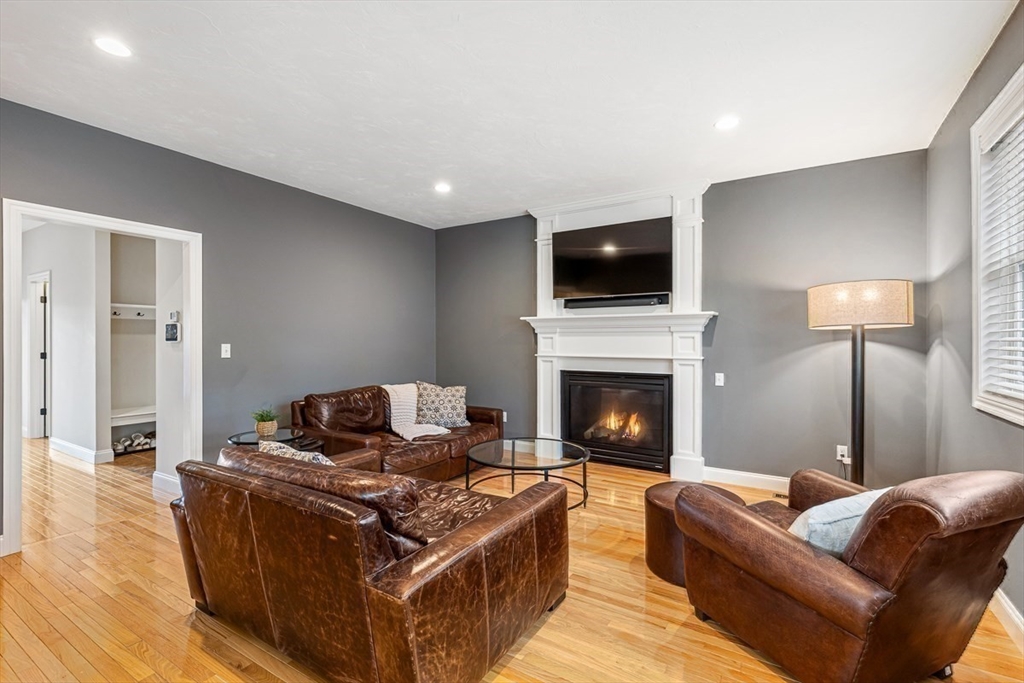 53 Ridge Road Wrentham, MA 02093 - Photo 6 of 36