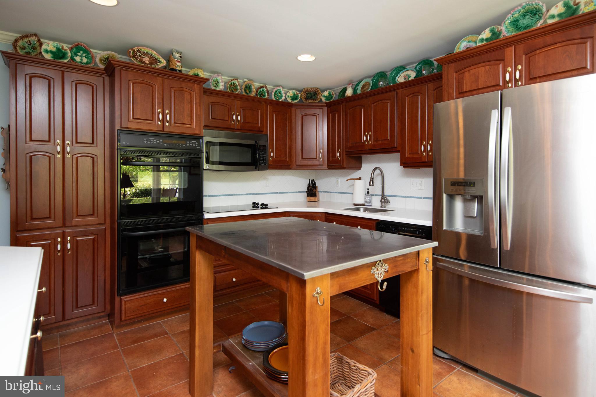 1815 Cathedral Road Huntingdon Valley, PA 19006 - Photo 11 of 36 Kitchen