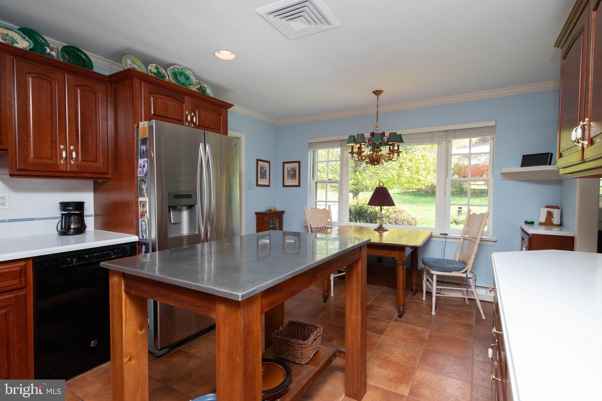 1815 Cathedral Road Huntingdon Valley, PA 19006 - Photo 13 of 36 Kitchen