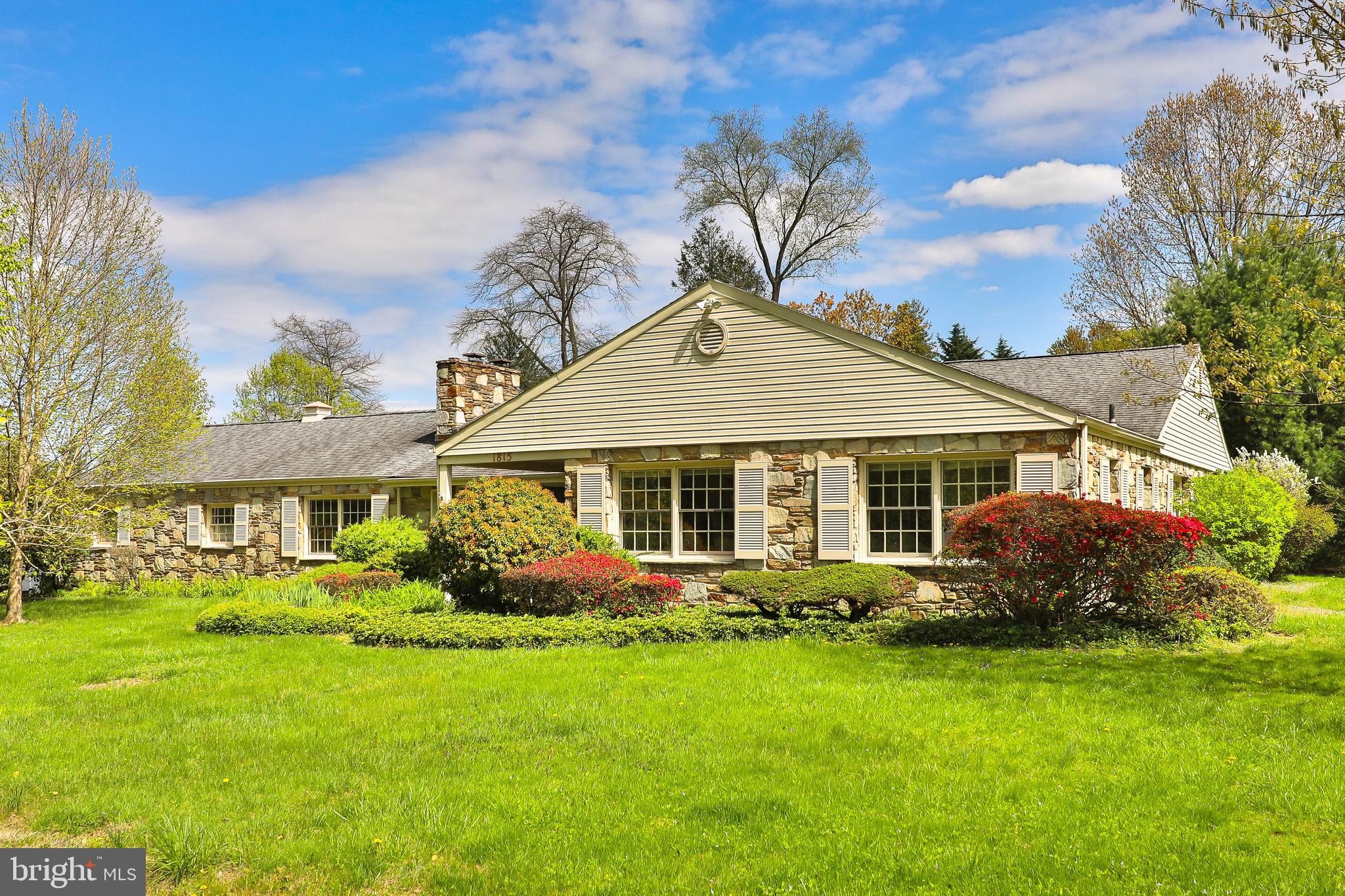1815 Cathedral Road Huntingdon Valley, PA 19006 - Photo 4 of 36 Front Exterior