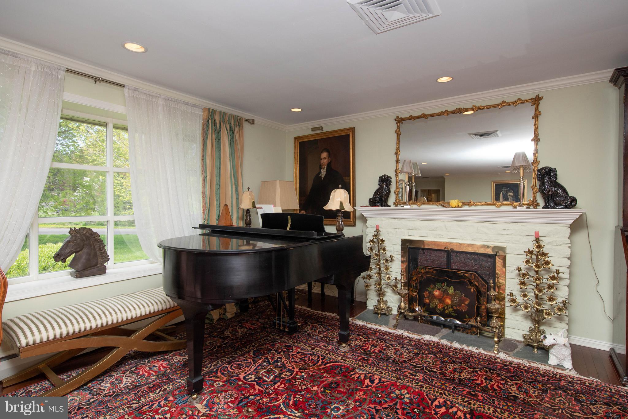 1815 Cathedral Road Huntingdon Valley, PA 19006 - Photo 7 of 36 Living Room