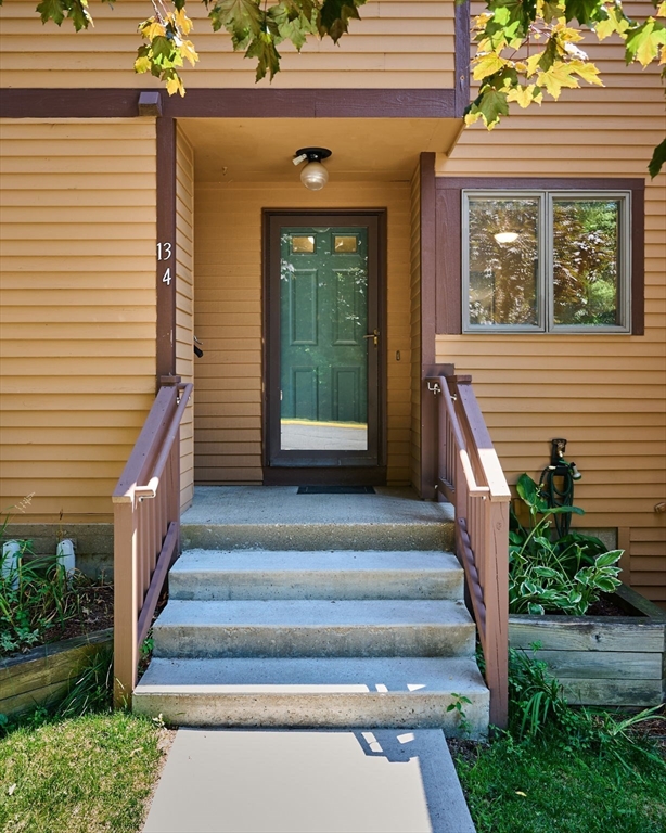 575 Bridge Road, Unit 134 Northampton, MA 01062 - Photo 4 of 35
