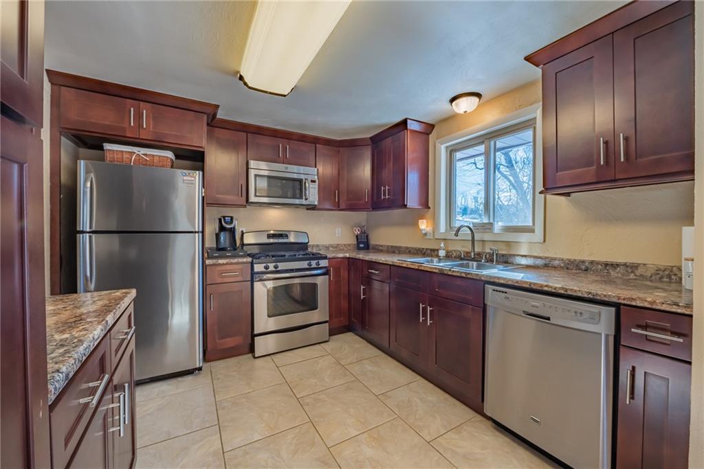 11714 McKee Road Irwin, PA 15642 - Photo 5 of 14 Gallery Image 5