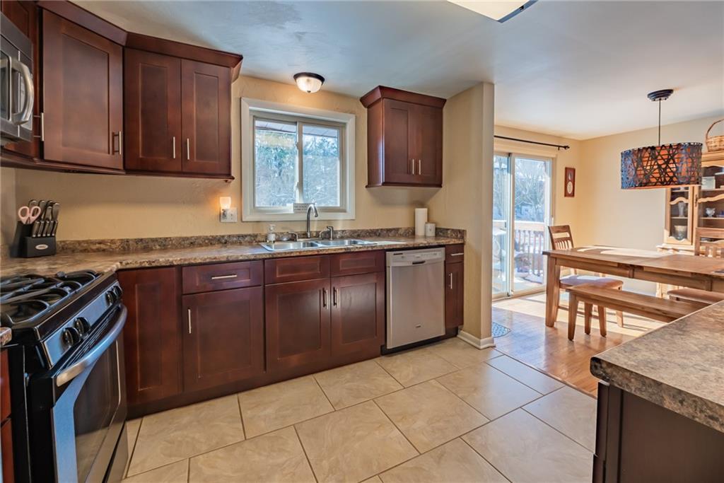 11714 McKee Road Irwin, PA 15642 - Photo 6 of 14 Gallery Image 6