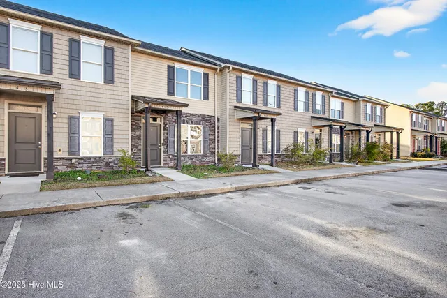 $185,000 | 415 Sullivan Loop Road, Midway Park, NC 28544