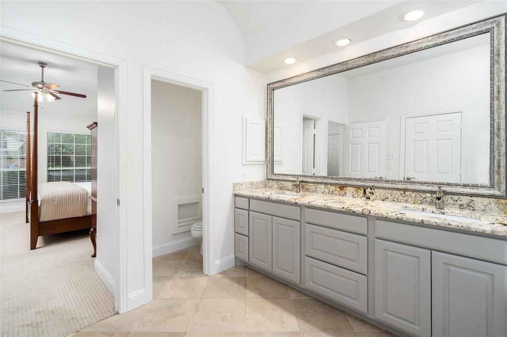 702 Athens Court Allen, TX 75013 - Photo 24 of 31 Primary Bathroom