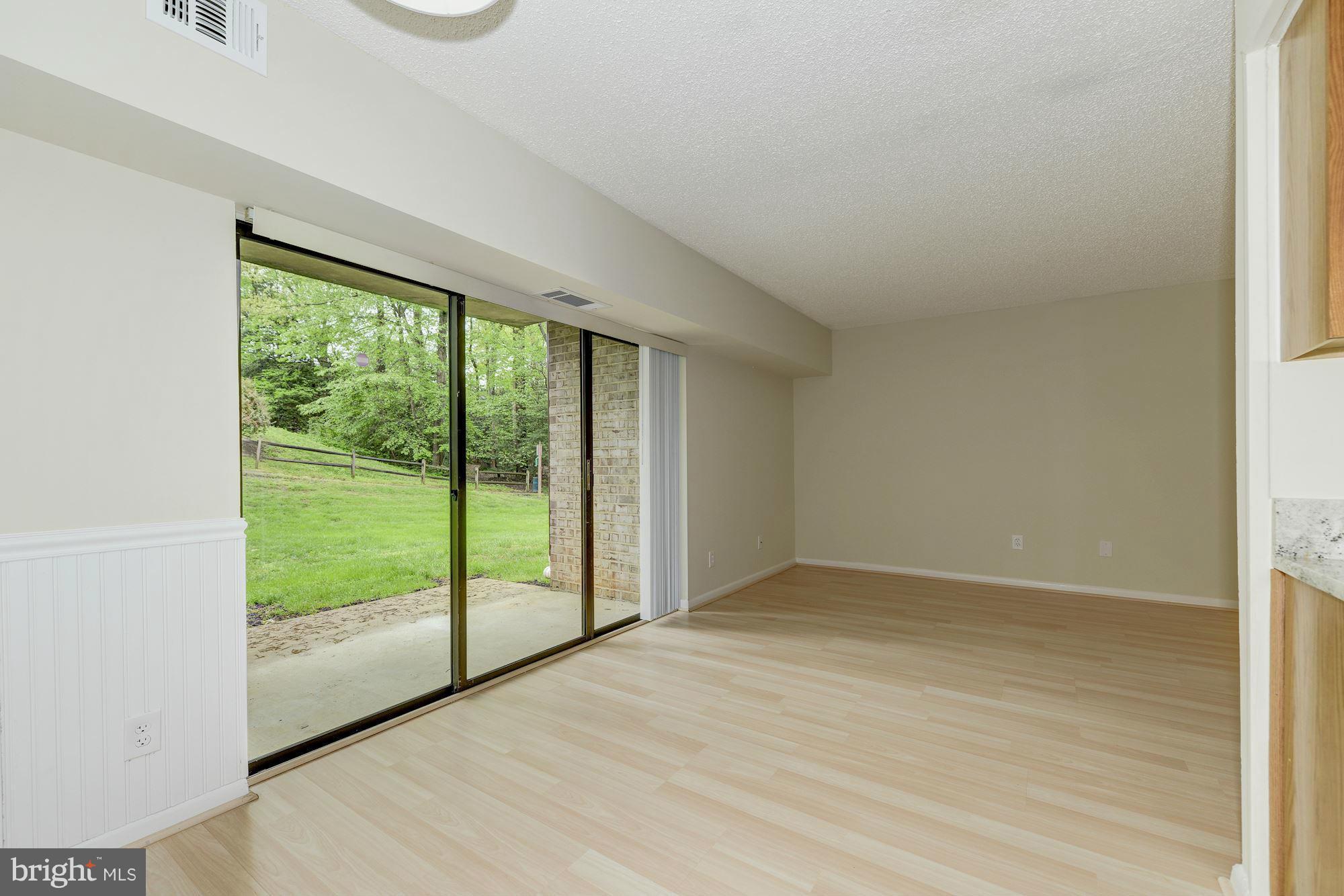 11641 Stoneview Square, Unit 2B Reston, VA 20191 - Photo 10 of 28 Kitchen-Dining