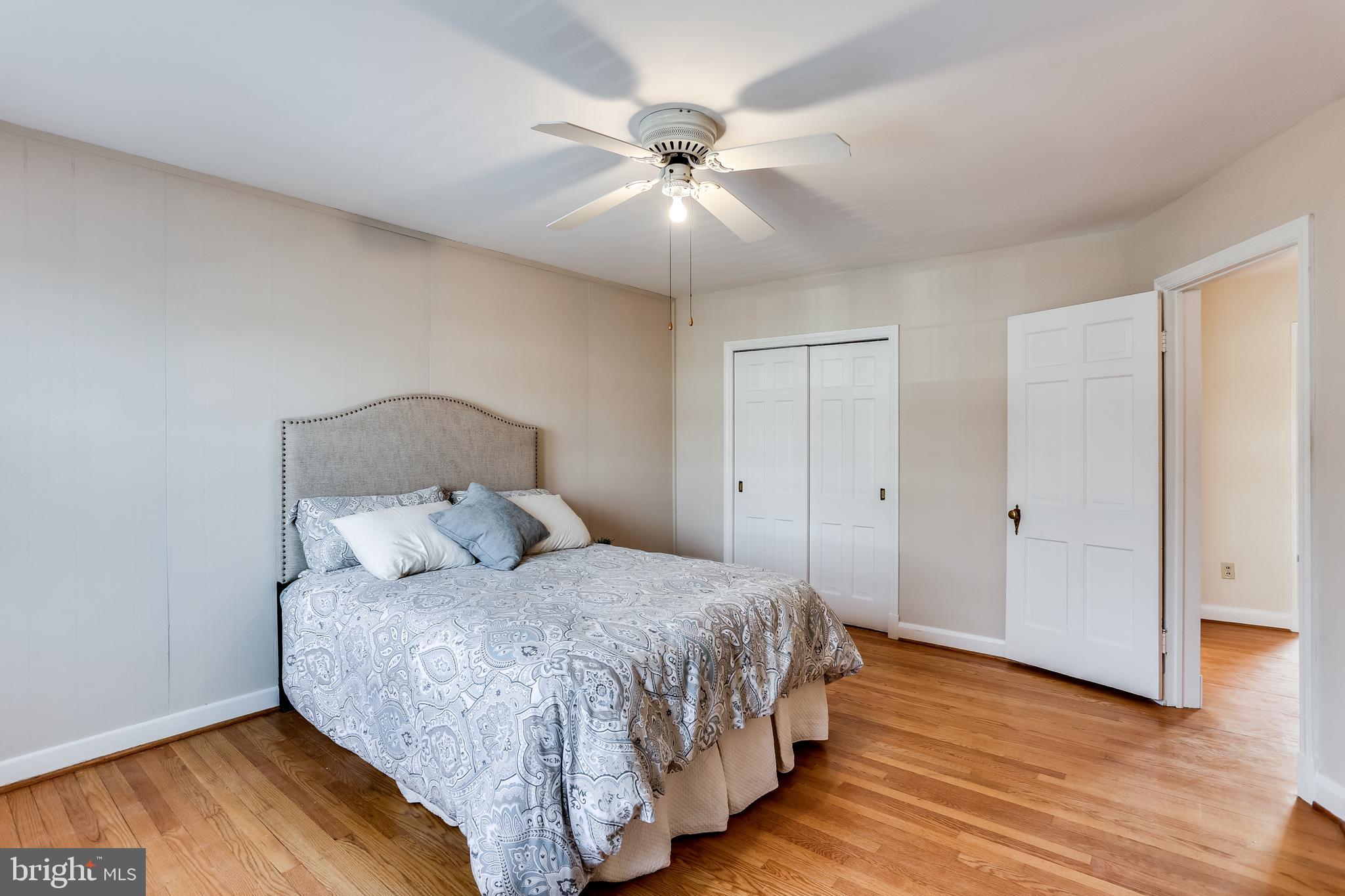 425 Stratford Road Baltimore, MD 21228 - Photo 13 of 30 Oversized Master Bedroom