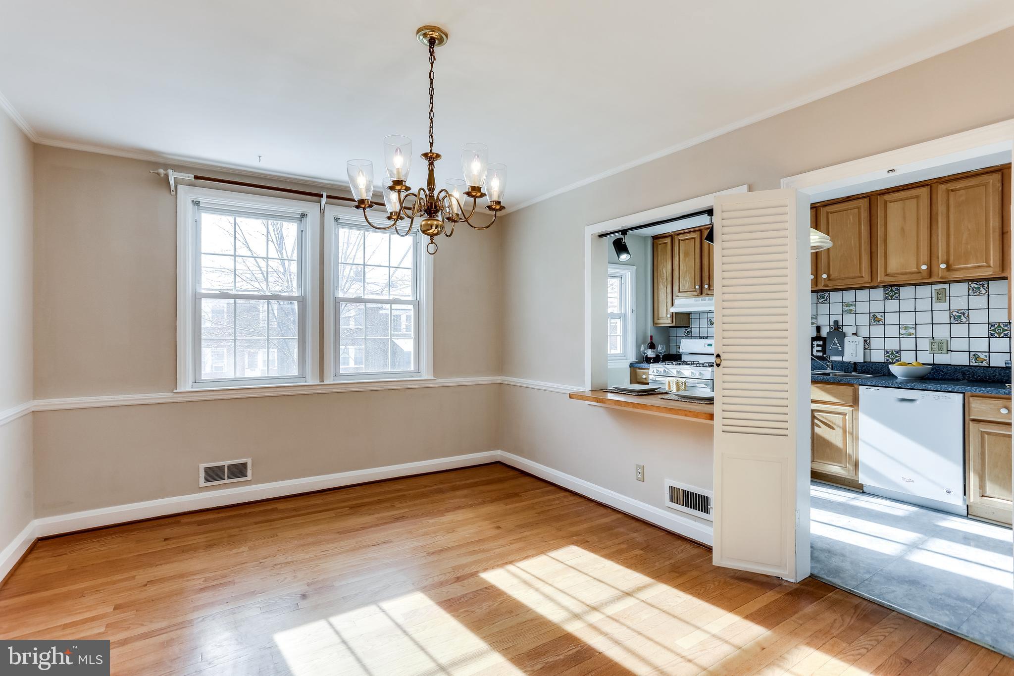 425 Stratford Road Baltimore, MD 21228 - Photo 7 of 30