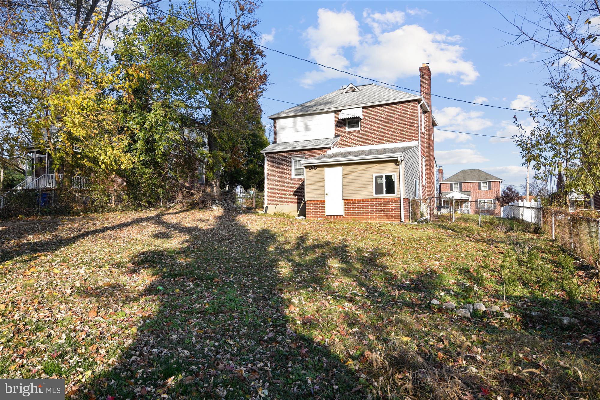 702 Dorchester Road Baltimore, MD 21229 - Photo 3 of 17 Back Elevation