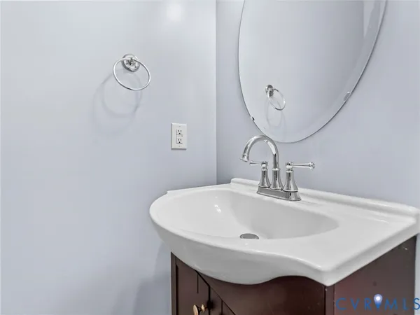 $699,950 | 110 Oak Knoll Place, Bumpass, VA 23024