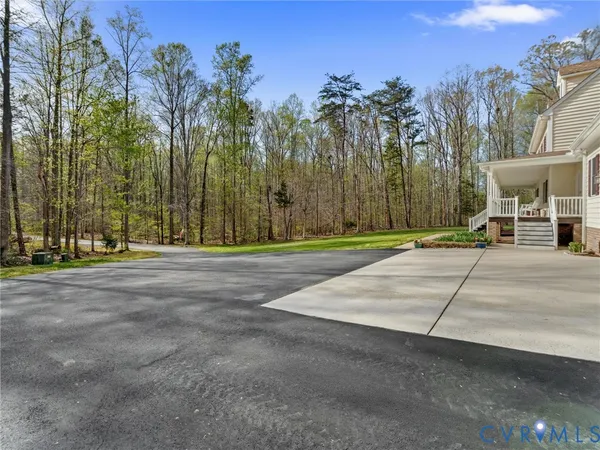 $699,950 | 110 Oak Knoll Place, Bumpass, VA 23024