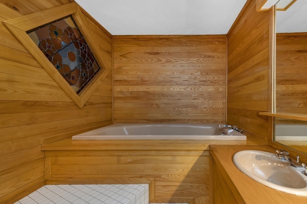 120 Fulton Street, Unit 5 C&D Boston, MA 02109 - Photo 17 of 34