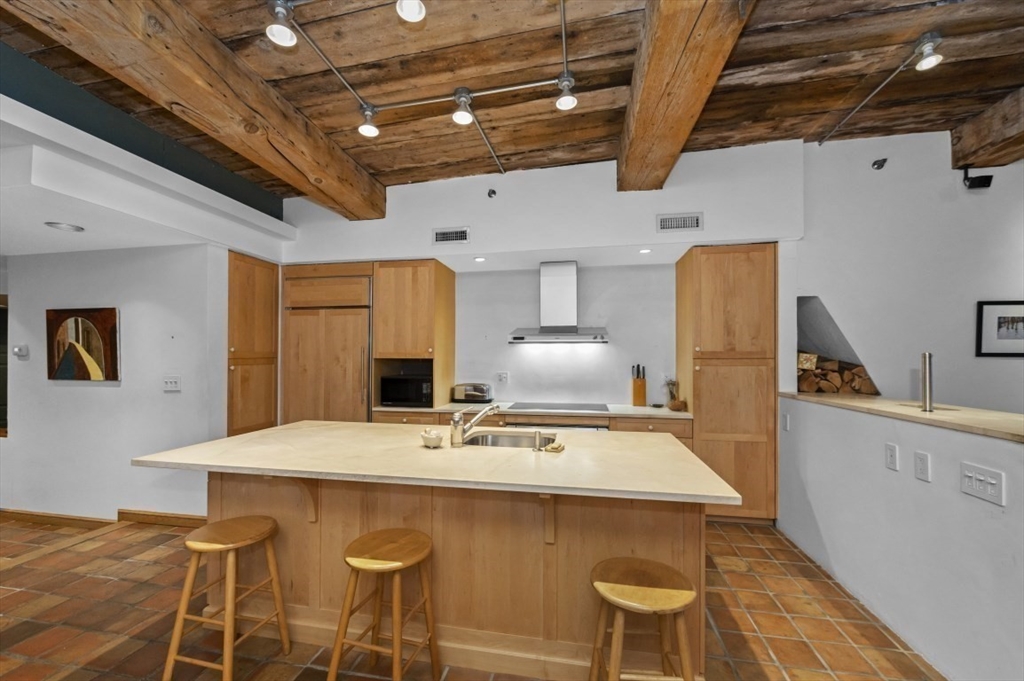 120 Fulton Street, Unit 5 C&D Boston, MA 02109 - Photo 8 of 34