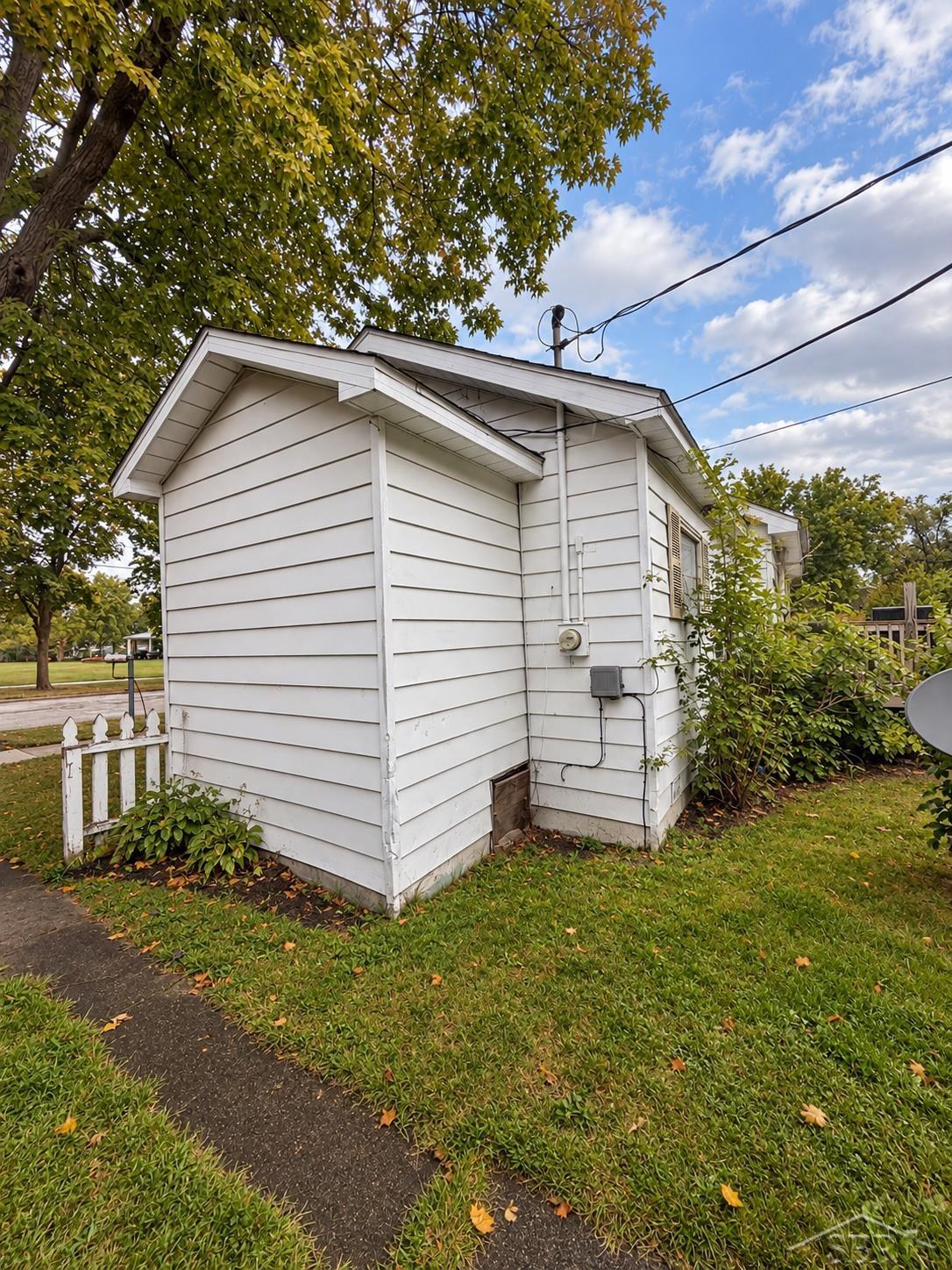 200 18th Street Bay City, MI 48708 - Photo 7 of 18 50222927-9345d3a9-3df8-450b-8758-a161fb711fe2.JPG