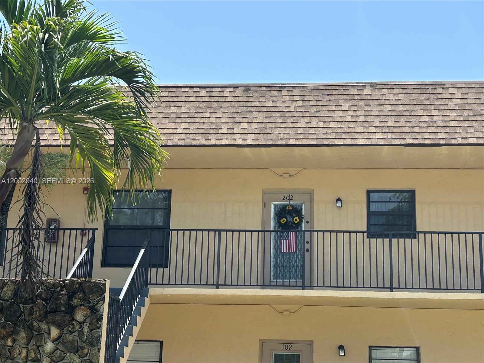 200 Gate Road, Unit 202 Hollywood, FL 33024 - Photo 2 of 29