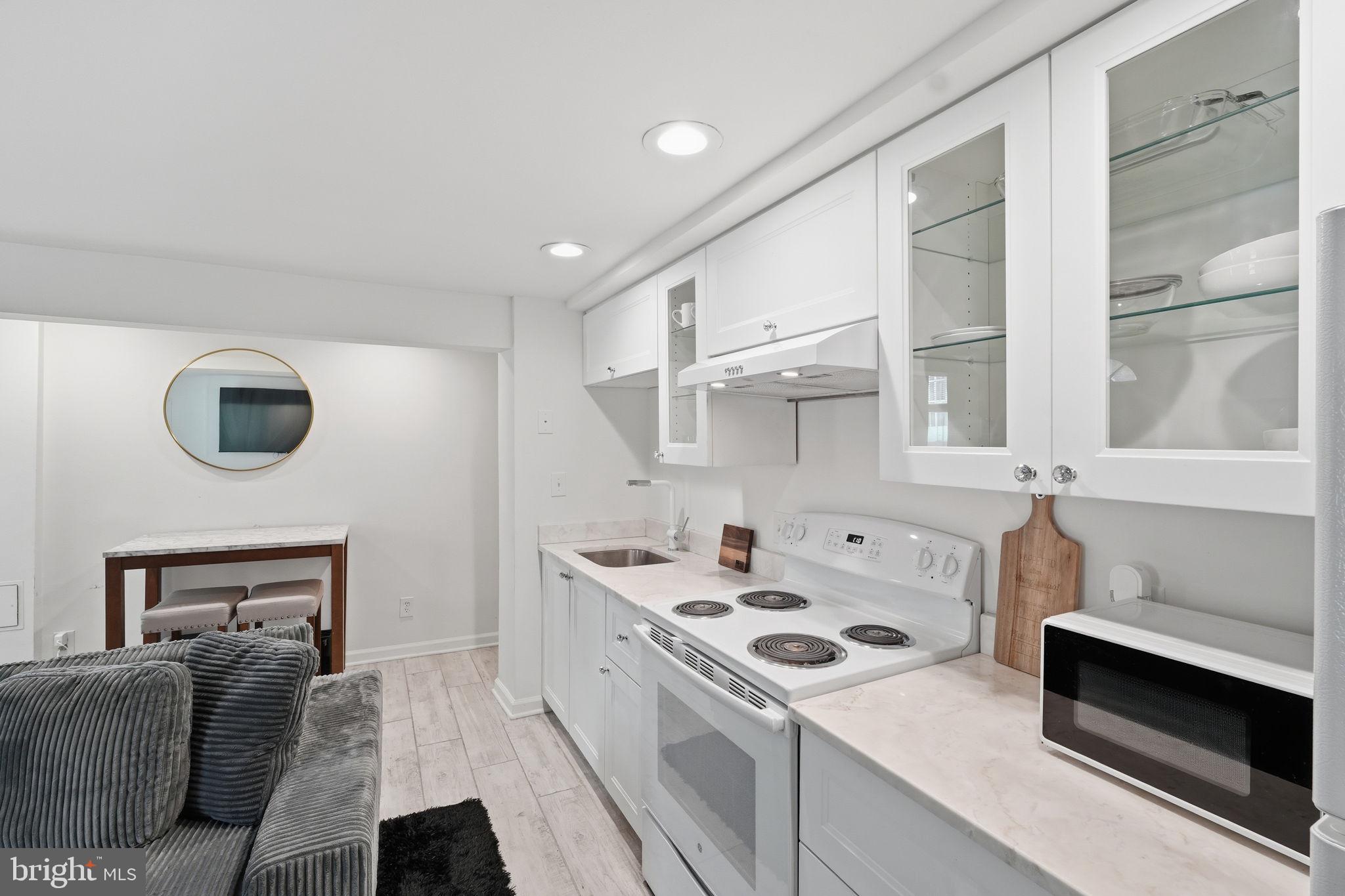 708 I Street Southeast, Unit B Washington, DC 20003 - Photo 12 of 22 Gallery Image 12